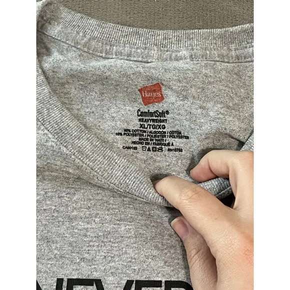 It Never Gets Easier You Get Stronger Fed Up Tee Shirt Grey Motivational Size XL - Picture 3 of 3